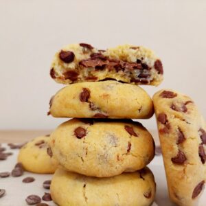 Nutella stuffed chocolate chip cookies