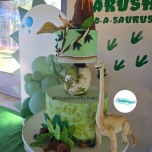 Gravity defying Dinosaur themed cake!!
